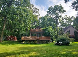 2067 Riverbank St NE, Grand Rapids, MI 49525