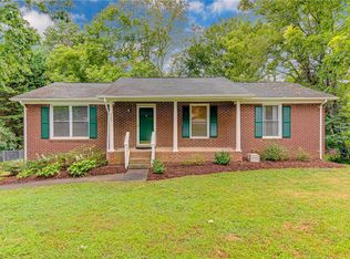 152 Greenvalley Rd, Winston Salem, NC 27106