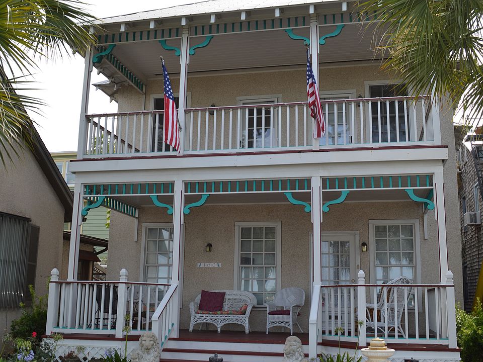 1st image of 160 Avenida Menendez