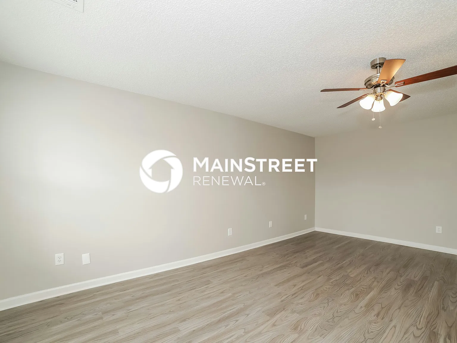 6239 Hickory Lane Circle — Photo 2