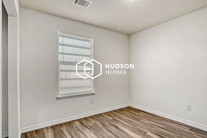 1200 N Van Buren St — Photo 9