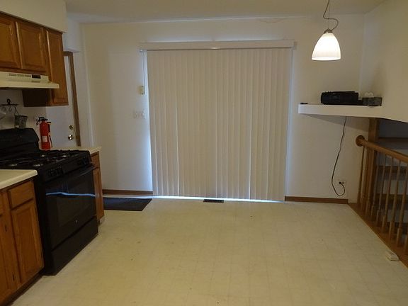 4th image of 2211 Newport Cir