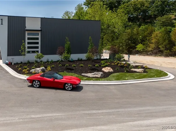 100 Blue Heron Hl #103, Lake Ozark, MO 65049