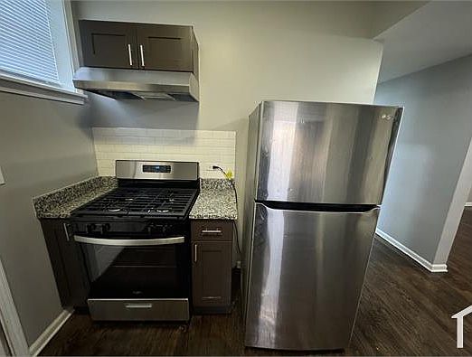 2nd image of 4624 S Lake Park Ave