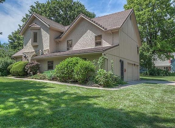 2nd image of 316 Avila Cir