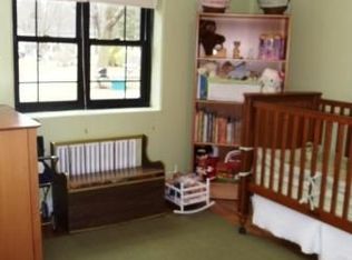 8 Whitehall Rd, Eastchester, NY 10709