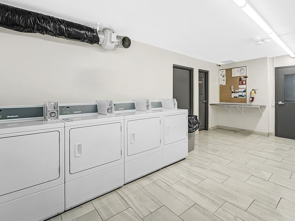 1st image of 204 Hespeler Rd #822303