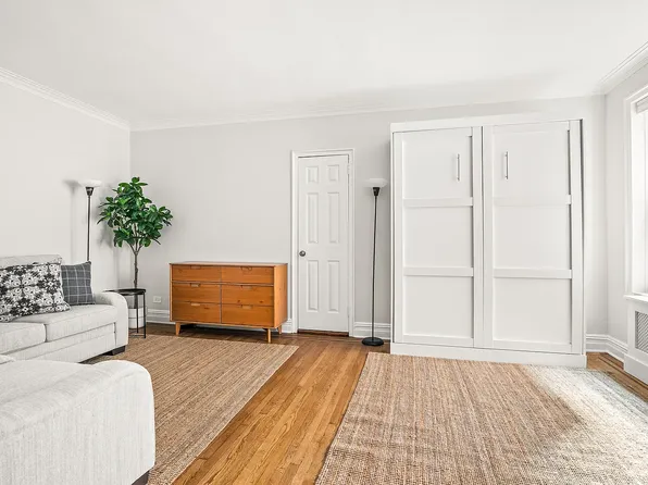 40 Ocean Pkwy APT 1F, Brooklyn, NY 11218