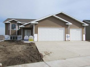 324 Keidel Trl, Mandan, ND 58554