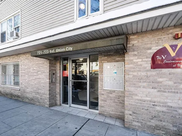 721 6th Street image 1 of 6