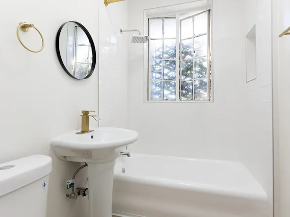 Spacious Apartment in Koreatown, 530 S Kingsley Dr APT 106, Los Angeles, CA 90020