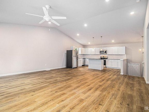3rd image of 53579 Limerick Dr