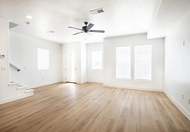 2680 E Wake Forest Ln — Photo 4