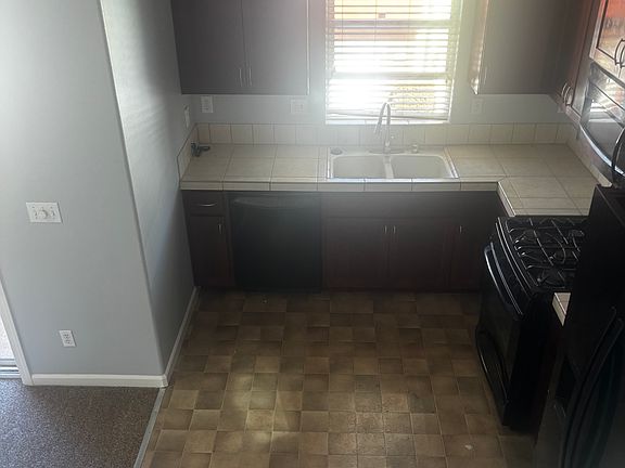 2nd image of 3145 Minturn Way