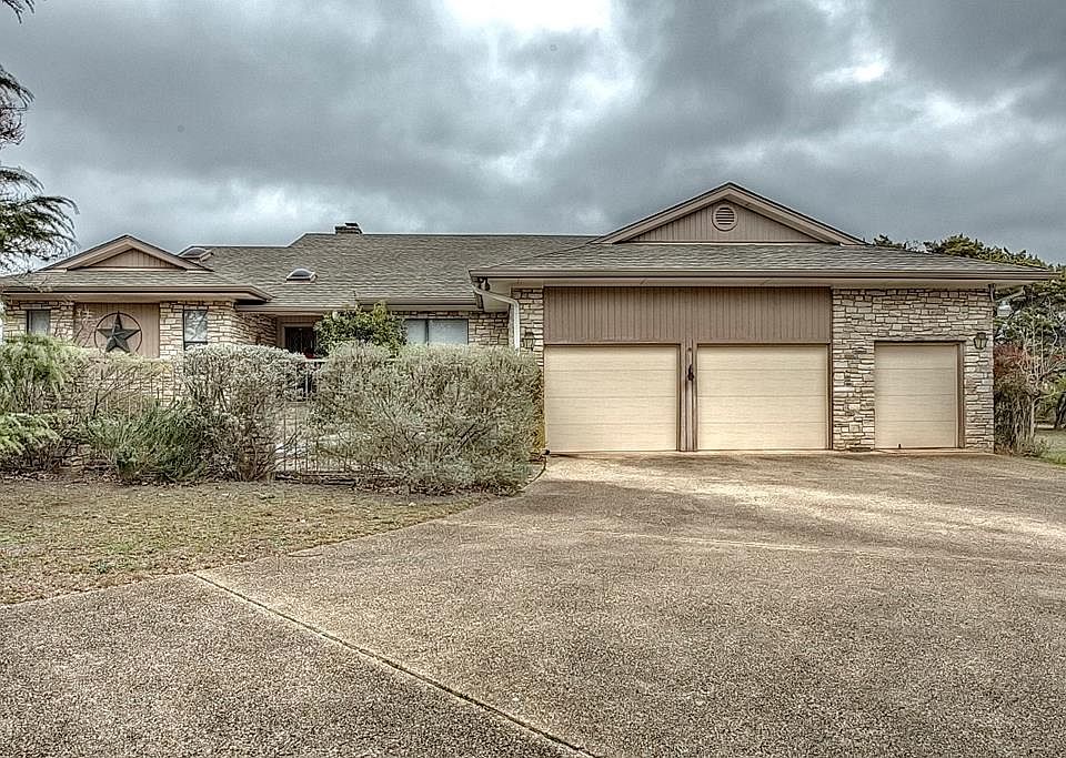 1st image of 106 Greenbriar Cir