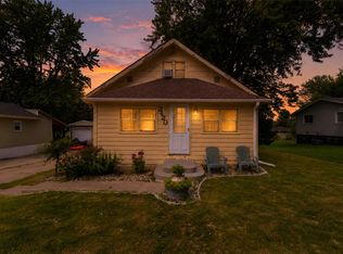 2420 E 37th Ct, Des Moines, IA 50317