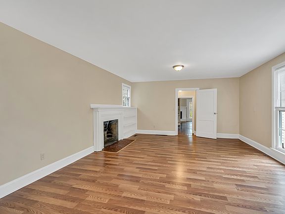 4th image of 31 Meyers Ct