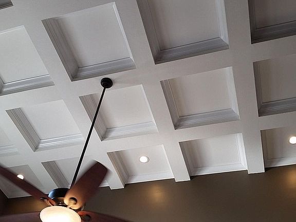 Family Room 19' ceiling vew