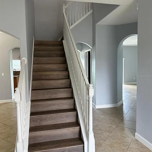 1900 Thetford Cir — Photo 5