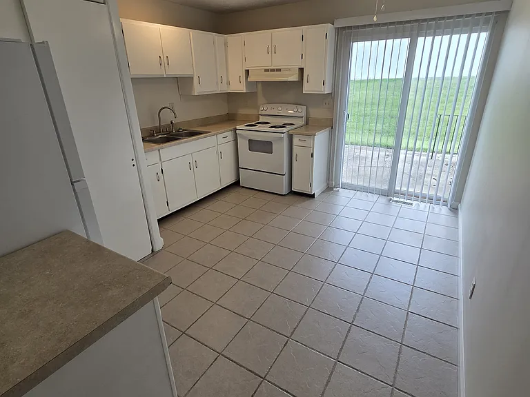 1308 Uhlwood Dr — Photo 1