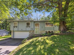 3303 Red Oak Cir S, Burnsville, MN 55337