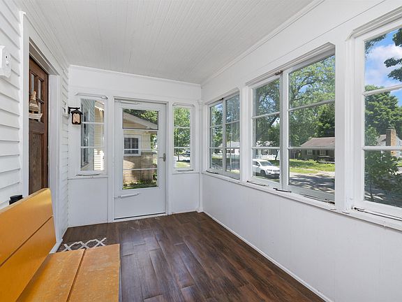 5th image of 821 Pemberton Dr