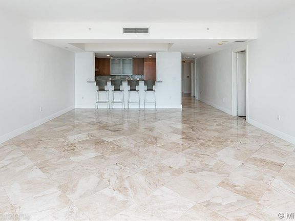 5th image of 2627 Bayshore Dr #1102