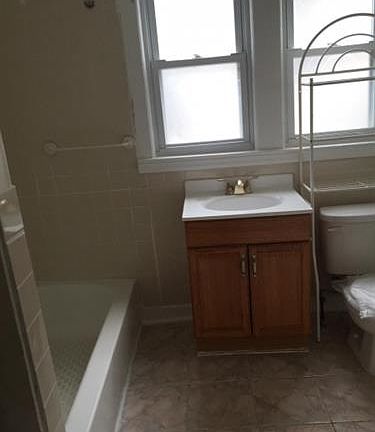 5th image of 170 N Walnut St #1