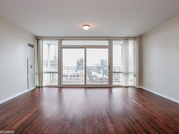 3rd image of 757 N Orleans St APT 903