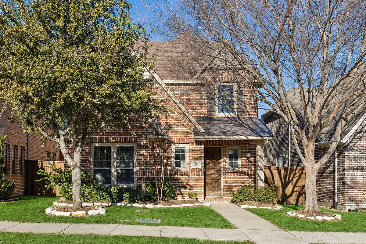 Building Photo - 607 Virum Rd