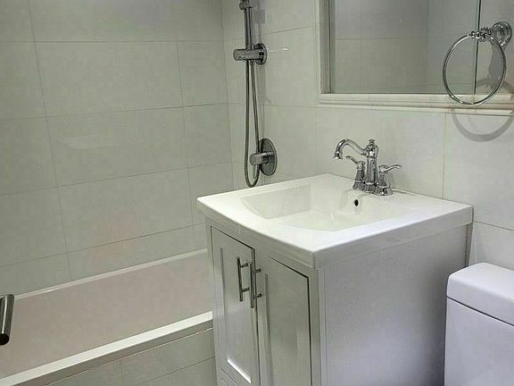 4th image of 50 W 93rd St APT 3I