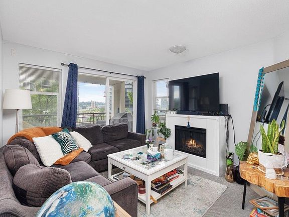 2nd image of 4868 Brentwood Dr #216