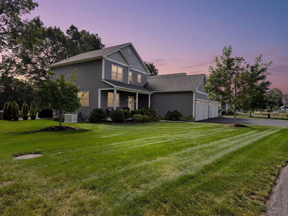 1st image of 34 Cahoon Rd #34