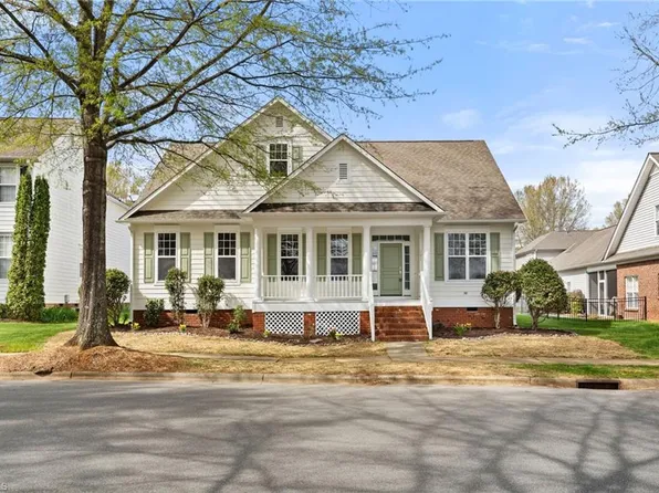 281 Old Towne Dr, Bermuda Run, NC 27006