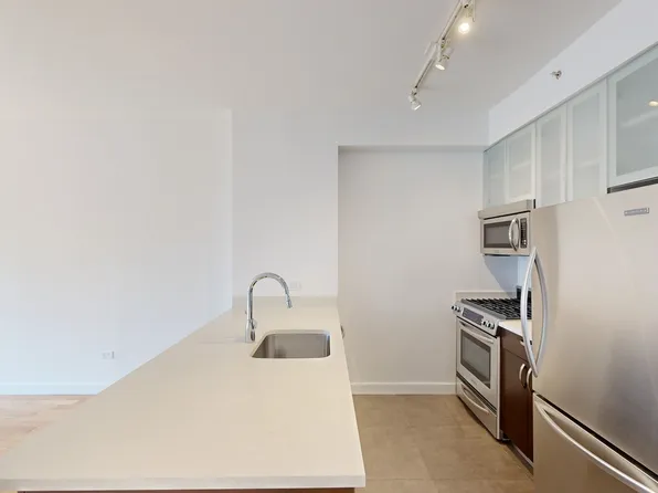 808 Columbus Avenue image 1 of 9