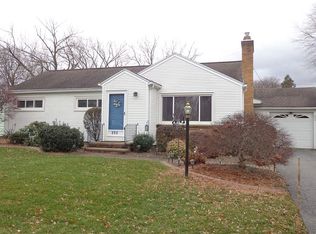 253 Coronado Dr, Rochester, NY 14617