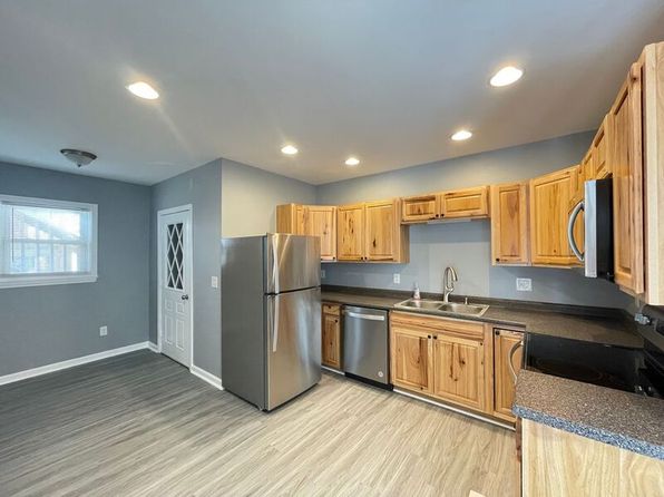 18 Brook St SUITE 1