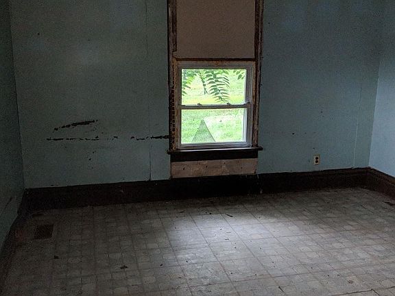 2nd image of 1819 Myrtle St