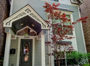 3227 N Seminary Ave, Chicago, IL 60657