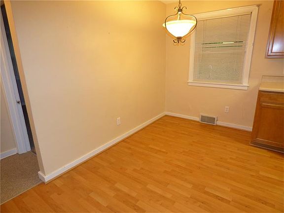 5th image of 4691 Millstream Ct