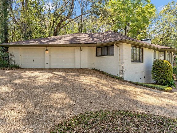 3rd image of 2570 Noble Dr