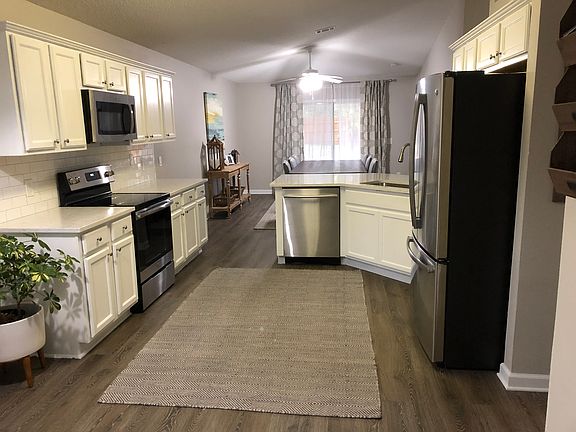 3rd image of 4824 Hilarita Cir