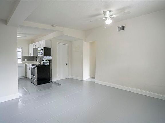 4th image of 500 NW 10th Ave #B