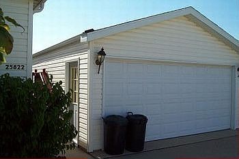 25622 Firestone- Garage.jpg