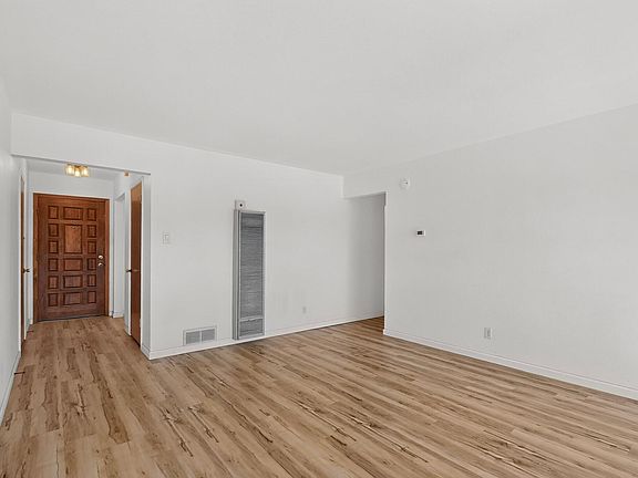 4th image of 9312 Luthy Cir NE