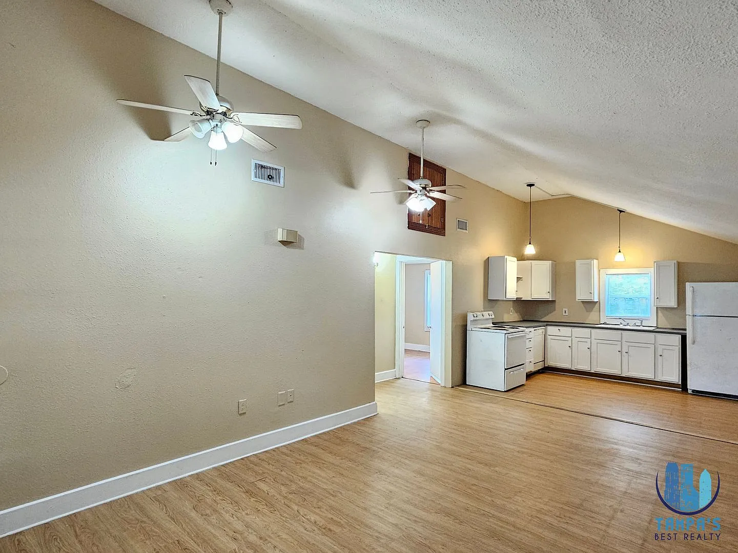 Adorable 2 Bedroom | 1 Bath House Available For Rent In Lakeland *Move-In Special* — Photo 4