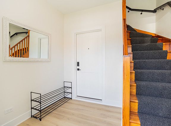 2nd image of 6522 N Natoma Ave #1