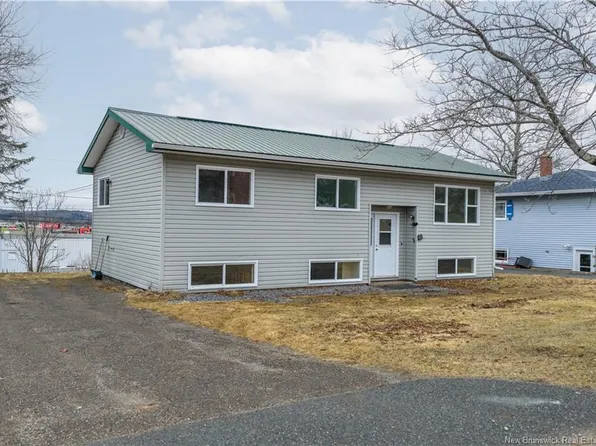 14 Mountain Rd, Saint John, NB E2J 2W8