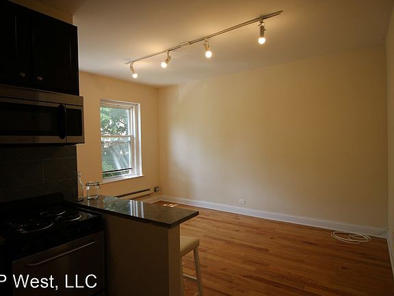 4th image of 1210 W Granville Ave APT 200