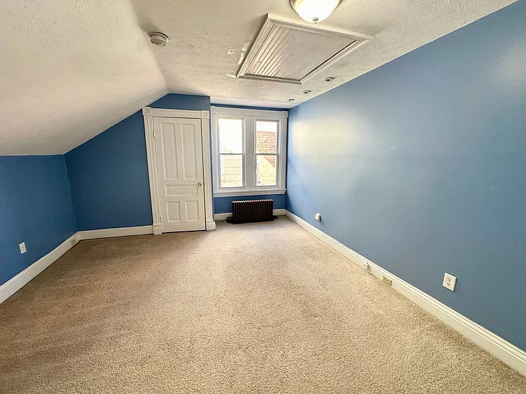 715 N Beatty St — Photo 15